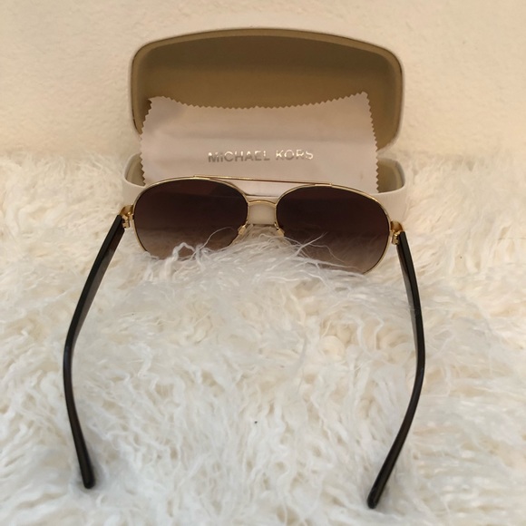 Authentic Michael Kors sunglasses - Picture 3 of 6